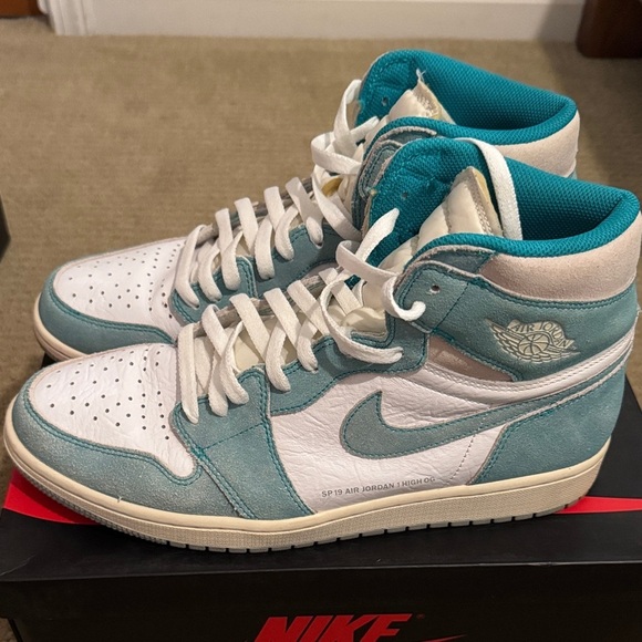 Nike Air Jordan 1 Retro High Turbo Green 2019 Size Men's 12 - Picture 3 of 6